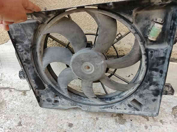 السلام عليكم بنكه حماوه اكسنت 2013 شغاله مابيها شي بس الماطور مالتها شويه ضعيف
مكاني بغداد موجود توصيل لكافه المحافظات 
السعر 50وبيها مجال 
للاتصال ***********
