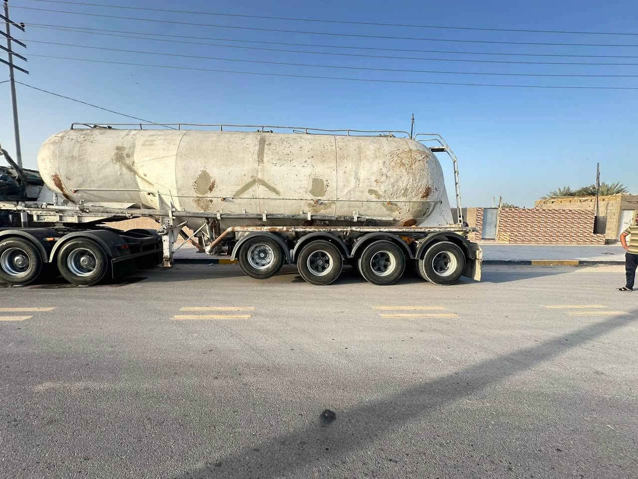 سايلو سويدي للبيع ٣دناكير سبرنك والرابع جوبلس يحمل ٥٥طن  البطل جاهز للشغل العنوان السماوه 
***********
