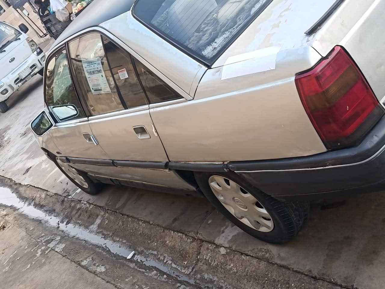 اوميكا موديل89
مكينه 20
كير محرك شرط
محرك لاصرف ولا بخار ولا صوت شرط انطيكيا
كير عادي
شرط تحويل وكيل اول جيراني 
تايرات4جديد
صدر جديد
دوشمه جديد شادها
لايتات كدام جديد
سنويه صار٥سنوات منتهيه
تايرات قبل سبوع شادهن 4جديد
سياره خارج داخل حلوه
ايرفلو جديد شاده
سياره ما ناقصها برغي شغل و اطلع

مكاني كركوك قادسيه الثانيه
*********** كركوك, العراق
