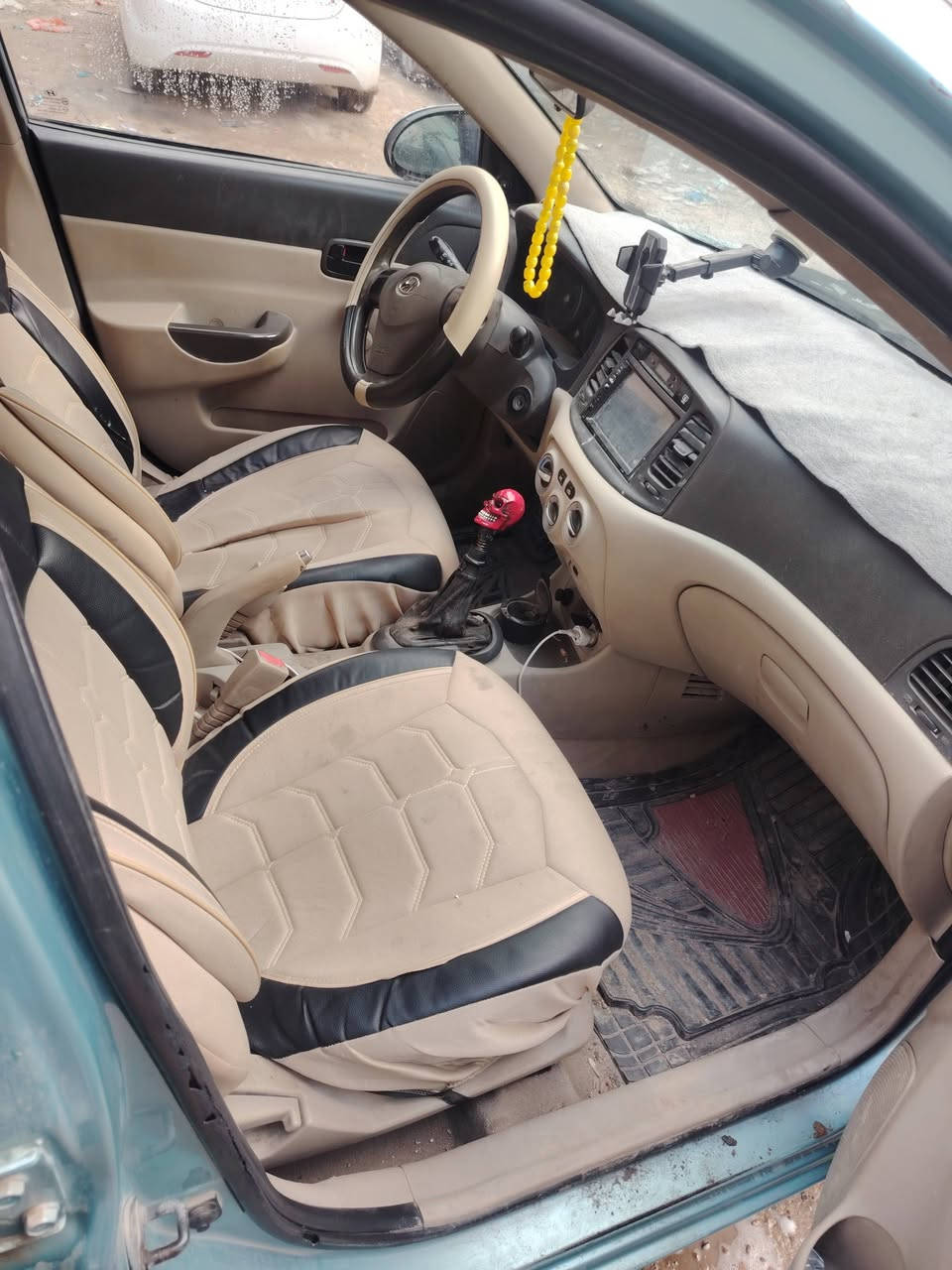 السلام عليكم اكسنت خليجي ٢٠٠٧ كير عادي محرك ١٦٠٠ باسمي رقم بغداد مكان السيارة بغداد الدورة بيهة صبغ بدايه البنيد فقط سيارة نظيفة  السعر  ٦٥
للاستفسار  ***********
