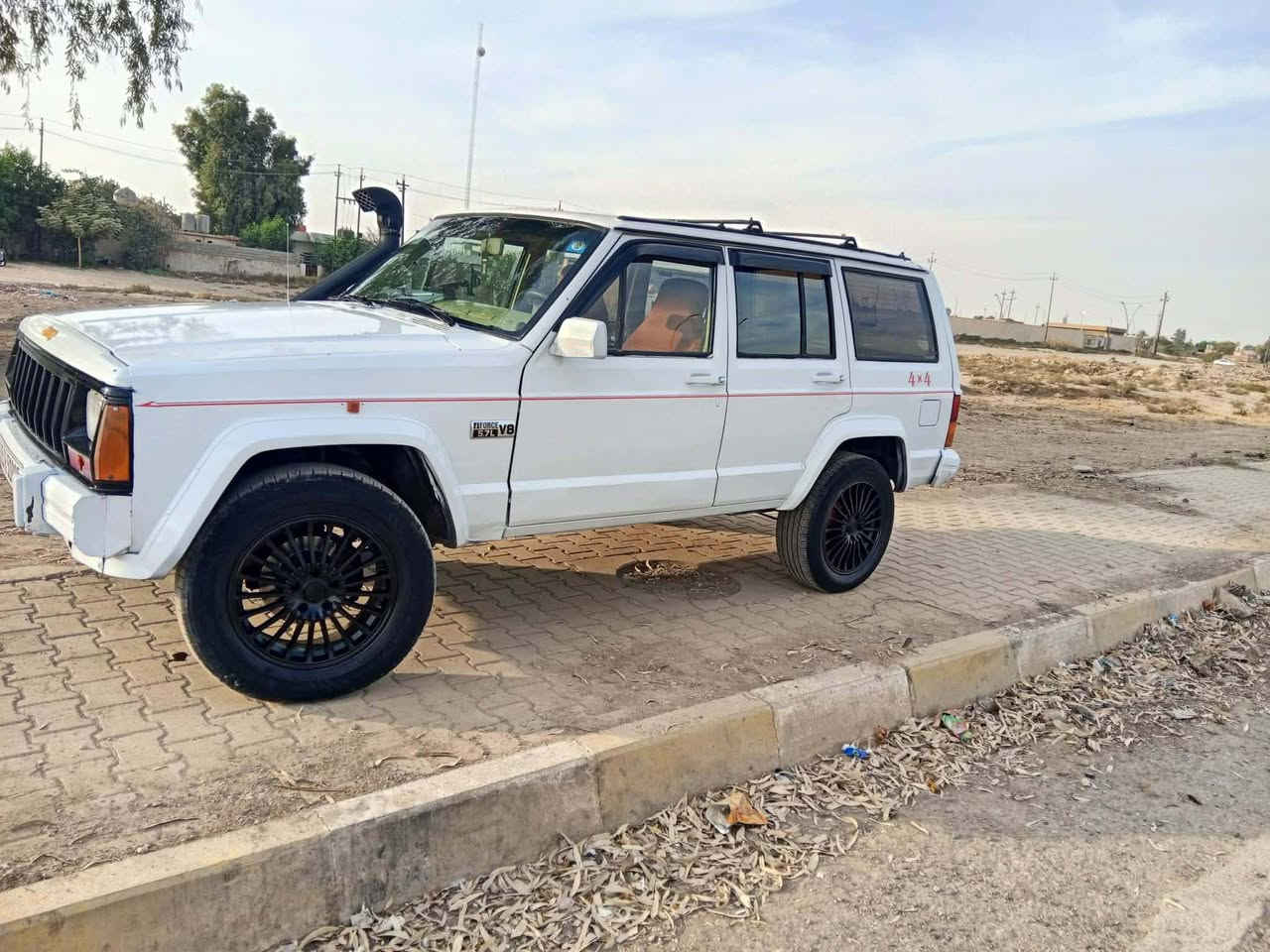 جيب ٩٠ كير ومحرك بطه ٣٠٠٠ تبريد تدفئه شغال صبغ جماليه تخم تاير جديد باتري جديد دشمه جديده س ع ر( ٤٥) وبيه مجال [***********] مكلف بنشر خابر ع رقم صاحبه
