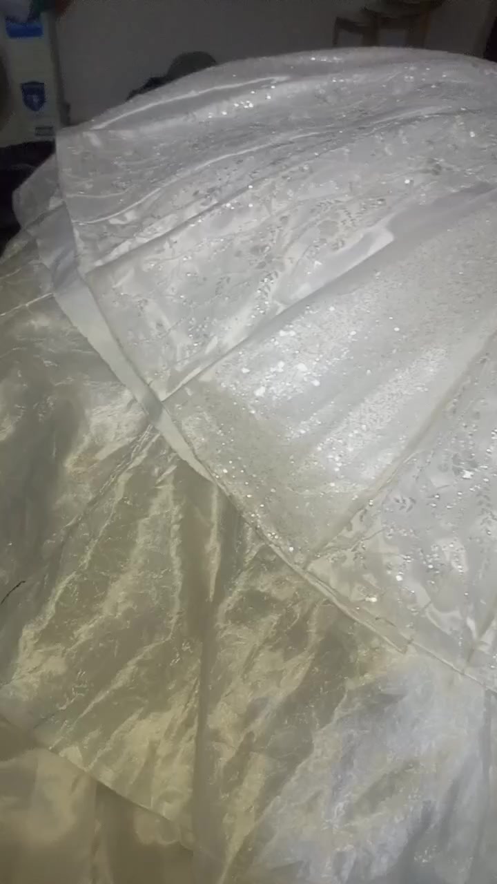 السلام عليكم ورحمة الله وبركاته عيوني بدلت عرس السعر ب15 الف وبيهم مجال الي يتواصل خاص بيهم تقريبن 40 أو 35 قطعه


**إذا كنت صاحب هذا الإعلان وتريد حذفه لأي سبب، رجاءا أرسل رسالة إلى الدعم الفني**