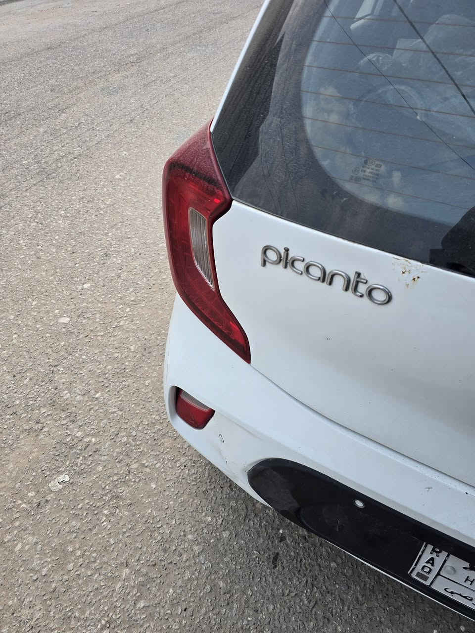 بيكانتو موديل 2020
رقم بغداد الماني
 4 سلندر المحرك 1400cc 
كاميرات امامية وخلفيه + شاشة لمس
ماشية 24000km فقط ( خذناها جانت 16000km قبل سنتين )
**استخدام موظفة**
السيارة جديده ونظيفه كلش ماعايزه اي شي
مكفولة گير ومكينه وحدادية وتبريد
بيها فقط ملاحظات 2 ( على نفس الوضع الخذناها ) 
الاولى / فطر بالجامة الأمامية بس متعالج وما نازل لجوه
الثانية / تصليح بالجنطة الخلفيه مثل مواضح بالصوره
وهذا رقمي 
***********
المكان / النجف الاشرف
