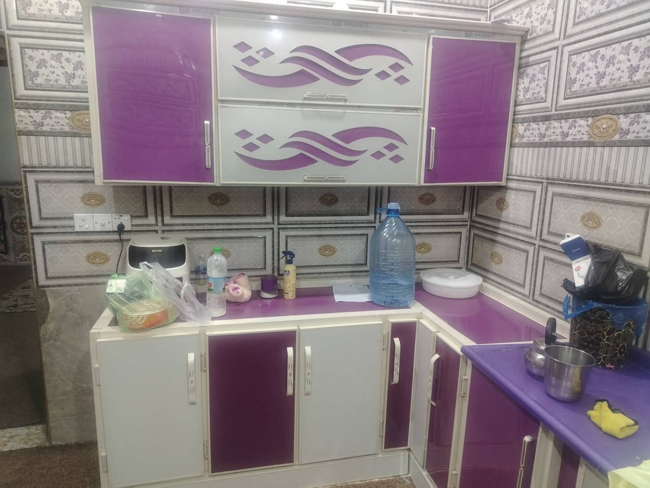 السلام عليكم كاونتر للبيع تسكام شغل درجه اولى استعمال اقل من سنه العنوان نجف السعر 750 وبي مجال ***********
