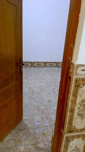 227
دار للايجار  (200 متر) حي النداء
 شارع المجمعات عمود 54 خلف مدرسة اليقين الاهليه
السعر الايجار 400 الف 
يحتوي على طابق واحد
 غرف2  مطبخ   صاله   استقبال
خزان    ماطور.    خط مولد 
ـــــــــــــــــــــــــــــــــــــــــــــــــــــــ
دار بنضافه 80 بال،100كلوله من طرف علي علي امانه ابو فاضل  
للاستفسار ..***********
***********
