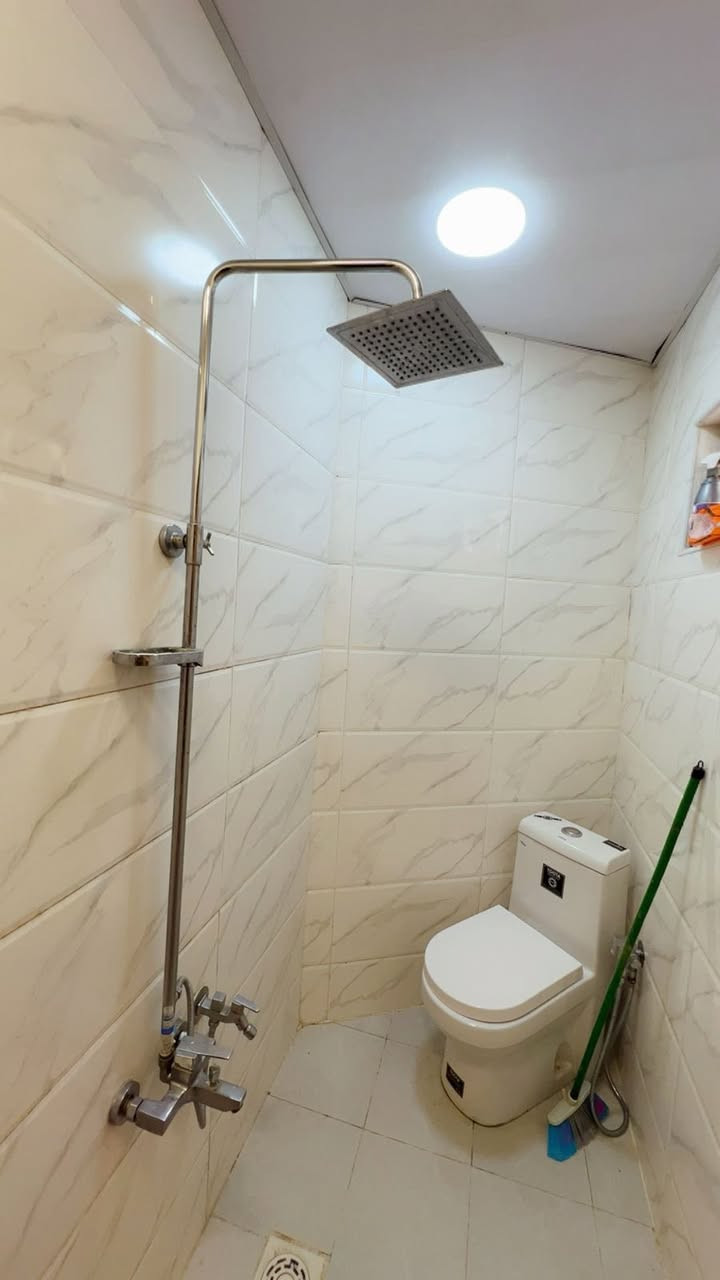 عقار للبيع طابو صرف 62 متر ونص
طابق ونص بشارع الكهرباء بالمعلمين 
قرب ملعب علي حيال السعر ١٠٥ مليون
***********
