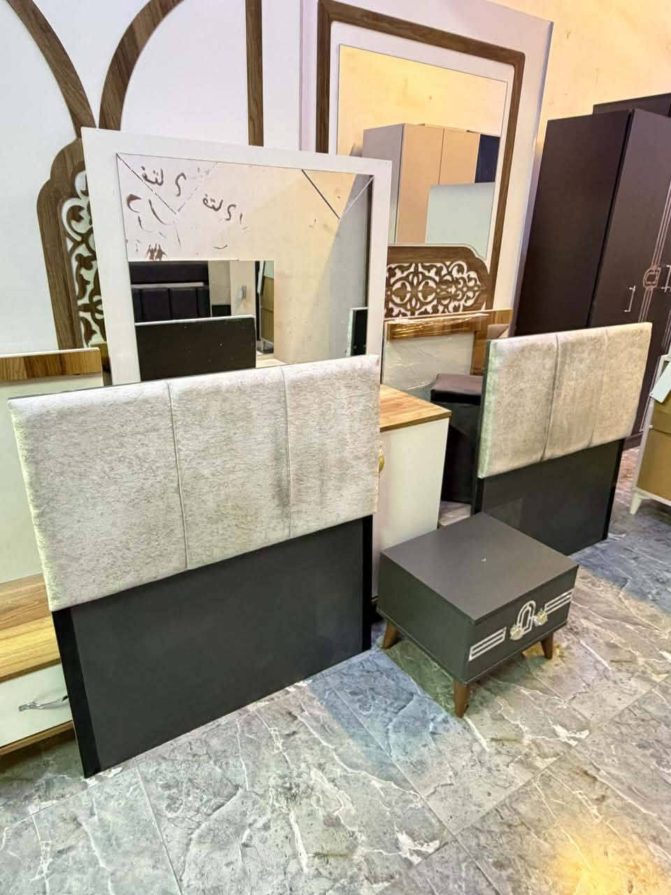 غرفة نوم مستخدمة نضافة 80‎%‎
عدد القطع 5
نضام بيبان 
جرابي منفصلات 
سعرها 550
شد ونقل داخل بغداد مجاني


**إذا كنت صاحب هذا الإعلان وتريد حذفه لأي سبب، رجاءا أرسل رسالة إلى الدعم الفني**