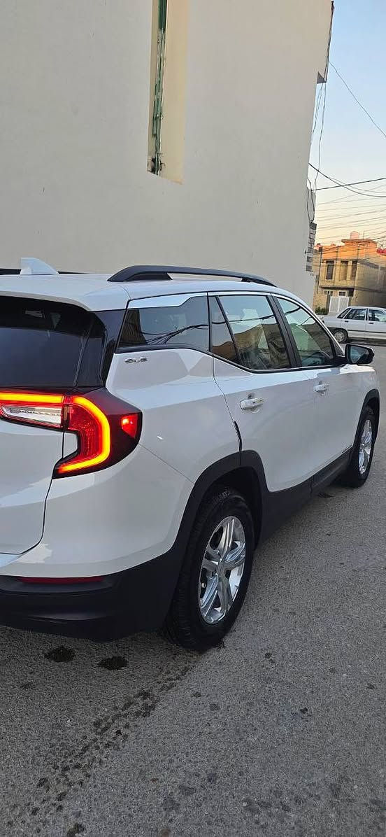 جمسي تيران 2022 اربيل ماشية 42 الف ميل فول مواصفات عدا الفتحة 
تدفئة كشنات
ستيرن هيتر
كشنات كهربائي كاميرا خلفيه
رادار امامي
بصمة ابواب وتشغيل
شاشة كبيرة
حساسات
ضرر تبديل جاملغ امامي اصلي
مكينة وكير وحدادية مكفولة بدون اي ضرر. مكفولة
مكانها كربلاء السعر 174 وبيها مجال قليل
***********
***********
