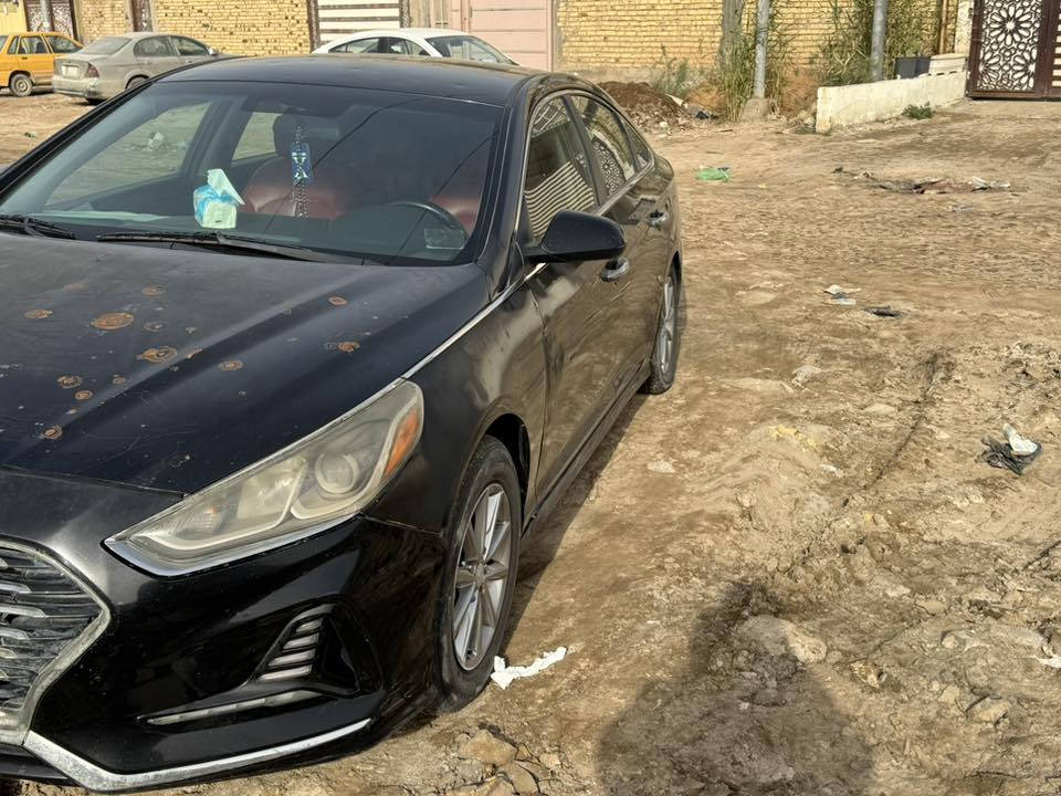 السلام عليكم سوناته موديل ٢٠١٨ حره محولبه وبيه صبغ جاملغ وبنيد مكان السياره ديوانيه
***********
