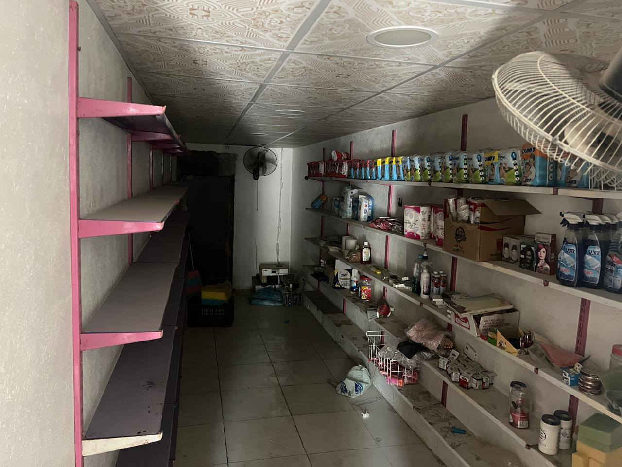 السلام عليكم
محل للبيع 
فرع الزريجيه مقابل مجمع امير ال بندر 
يم مدرسه المرسلات الابتدائيه 
مساحه 55متر
طابو زراعي سند 25 
سعر مناسب باقي التفاصيل خاص


**إذا كنت صاحب هذا الإعلان وتريد حذفه لأي سبب، رجاءا أرسل رسالة إلى الدعم الفني**