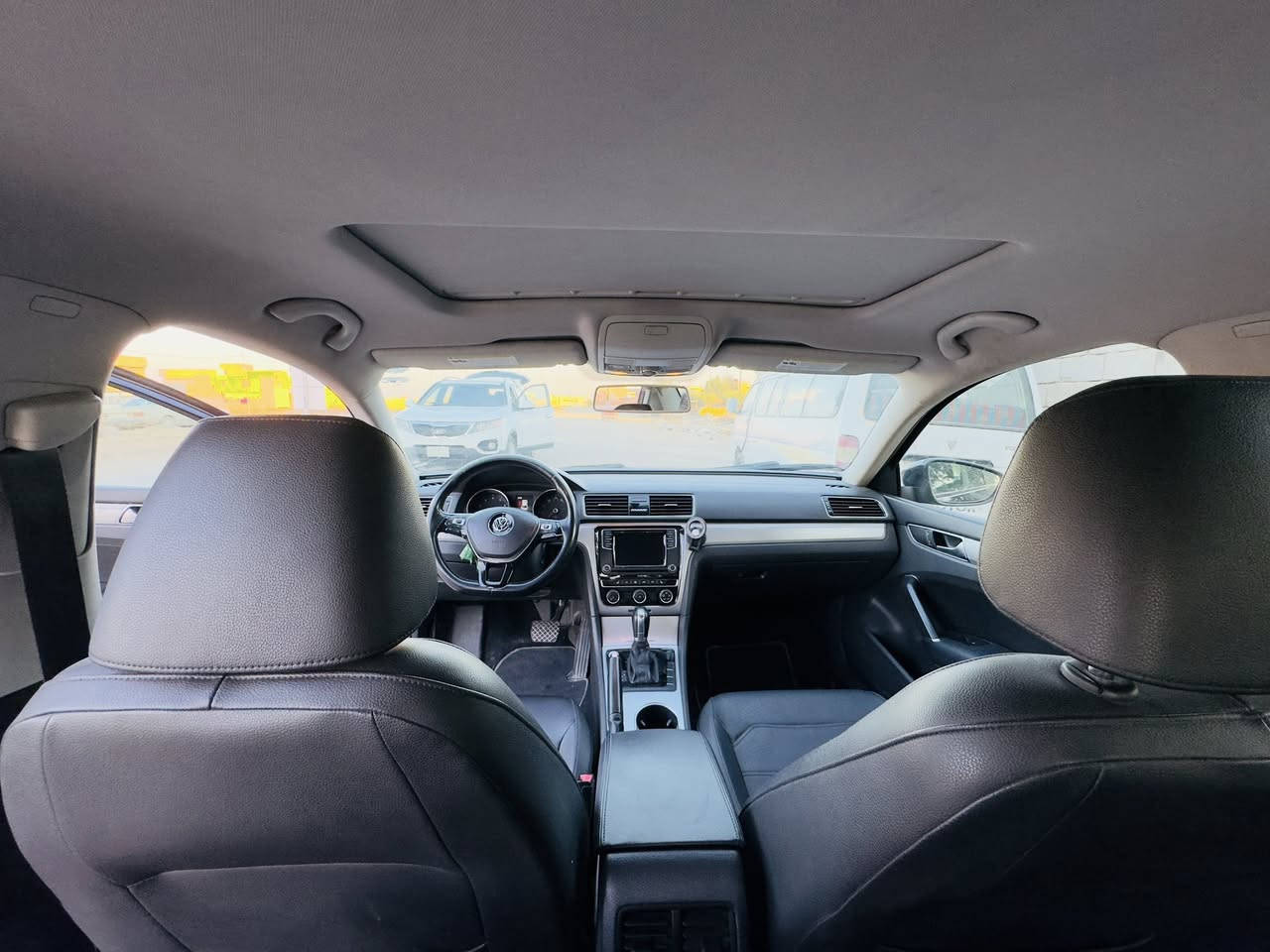 سلام عليكم للبيع سياره فولكس واكن باسات موديلا 2019 فول رقم اربيل بأسمي مكان السياره بغداد السعر  150$ او بيه مجال ***********
