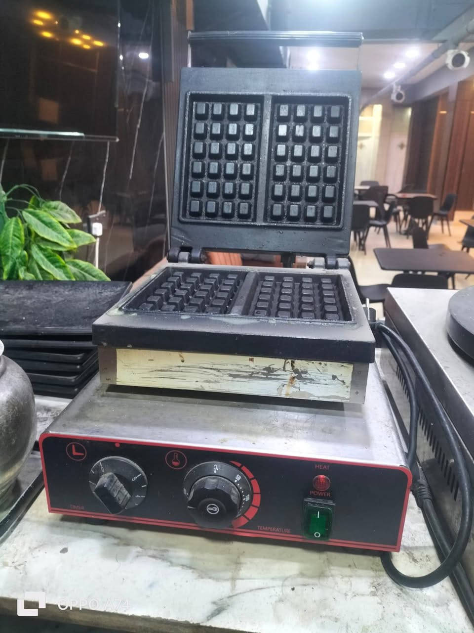 السلام عليكم اغراض للبيع كل واحدو سعر مكاني بغداد رقم الواتساب 
***********
