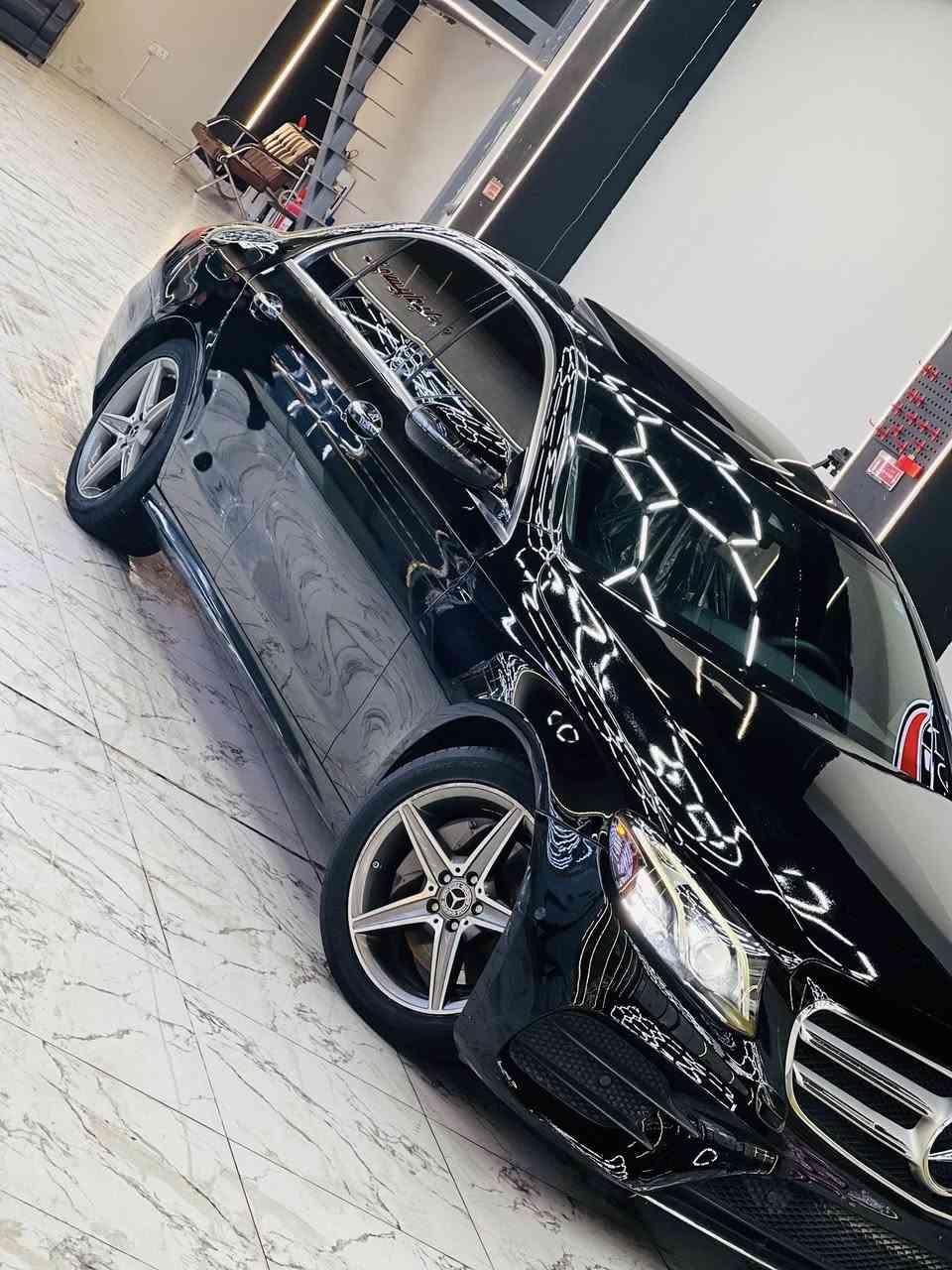 رقم شمالي إنكليزي 21 ب اسمي

E300مرسيدس 
2017  تو ويل بدون ايرباك
مغلفه ppf 
مواصفات فول فتحه سلايد
 (عطر s)
أناره 64 لون 
شاشه متصله دجيتل 
برده خلفيه 
اوتو بارك
صندوك كهرباء 
حساسات ورادارات من جميع الجهات 
ولاباقي المواصفات المعروضه 
بدي amg
لايت داينمك متحرك
دبل ماوس 
ماشيه 64 m
فجوج amg
حادث بسيط جاملغ خلفي صبغ وركن قبغ الصندوك مبدل  ابلادي نفس اللون  يعني قطع وحده صبغ

***********
بغداد العامريه
