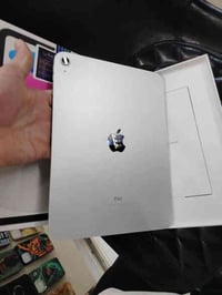 ايباد  الجيل العاشر بضمان الشركه ينتهي ب٢٦ بشهر ال٤ للتواصل 0776 596 6...