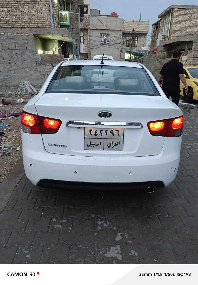 كيا سيراتو موديل 12 خليجي مكينه 1600 دوش نص فول كير وميكنه مكفولات تخم تاير نضيف صدر نص عمر كهربائيات جديده حادثه تكمه صفحه السايق وبابين وبيها طخطخات وشخوط موضحه بصور عارضه 90 وبيها مجال بسيط مكاني بغداد الشعله رقم ***********
