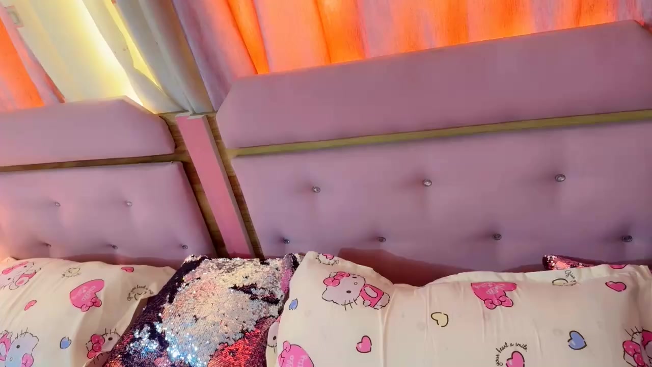 سرير  عدد ٢  كل وحدة نفر ونص خشب تركي مع دوشمة قديفة ثقيل مع انارة لد  … تحتوي على مخزن على طول السرير… مع دوشك لكل سرير مجانا 
كما موضح بالصور ( السريرين واحد بجانب الثاني )
السعر ٢٠٠ الف


**إذا كنت صاحب هذا الإعلان وتريد حذفه لأي سبب، رجاءا أرسل رسالة إلى الدعم الفني**