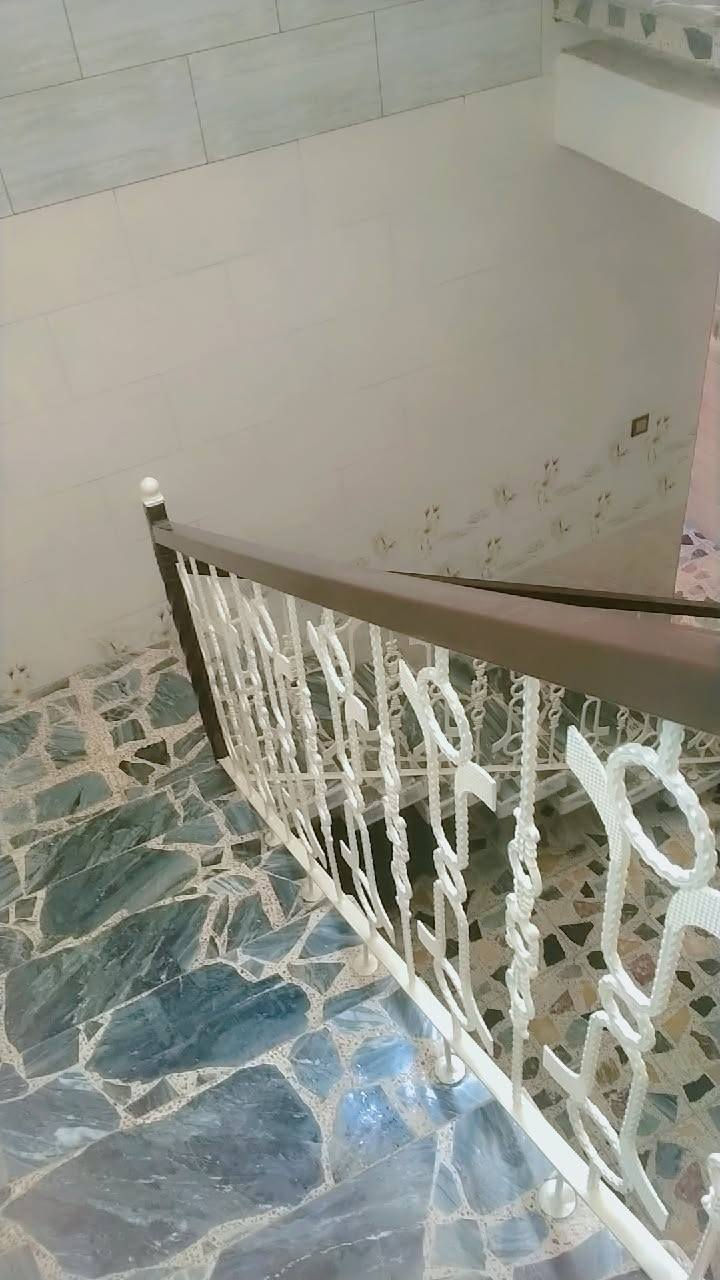 السلام عليكم
الدار للبيع
حي البساتين شارع احمد الوائلي
المساحه 100 متر
غرف نوم عدد 3
صحيات عدد 3 
استقبال حولي ومطبخ حار
بناء درجه اولئ مو بناء مقاول كامل المواصفات
مغاسل بواري سخان تانكي ماء
خدمات كامله


**إذا كنت صاحب هذا الإعلان وتريد حذفه لأي سبب، رجاءا أرسل رسالة إلى الدعم الفني**