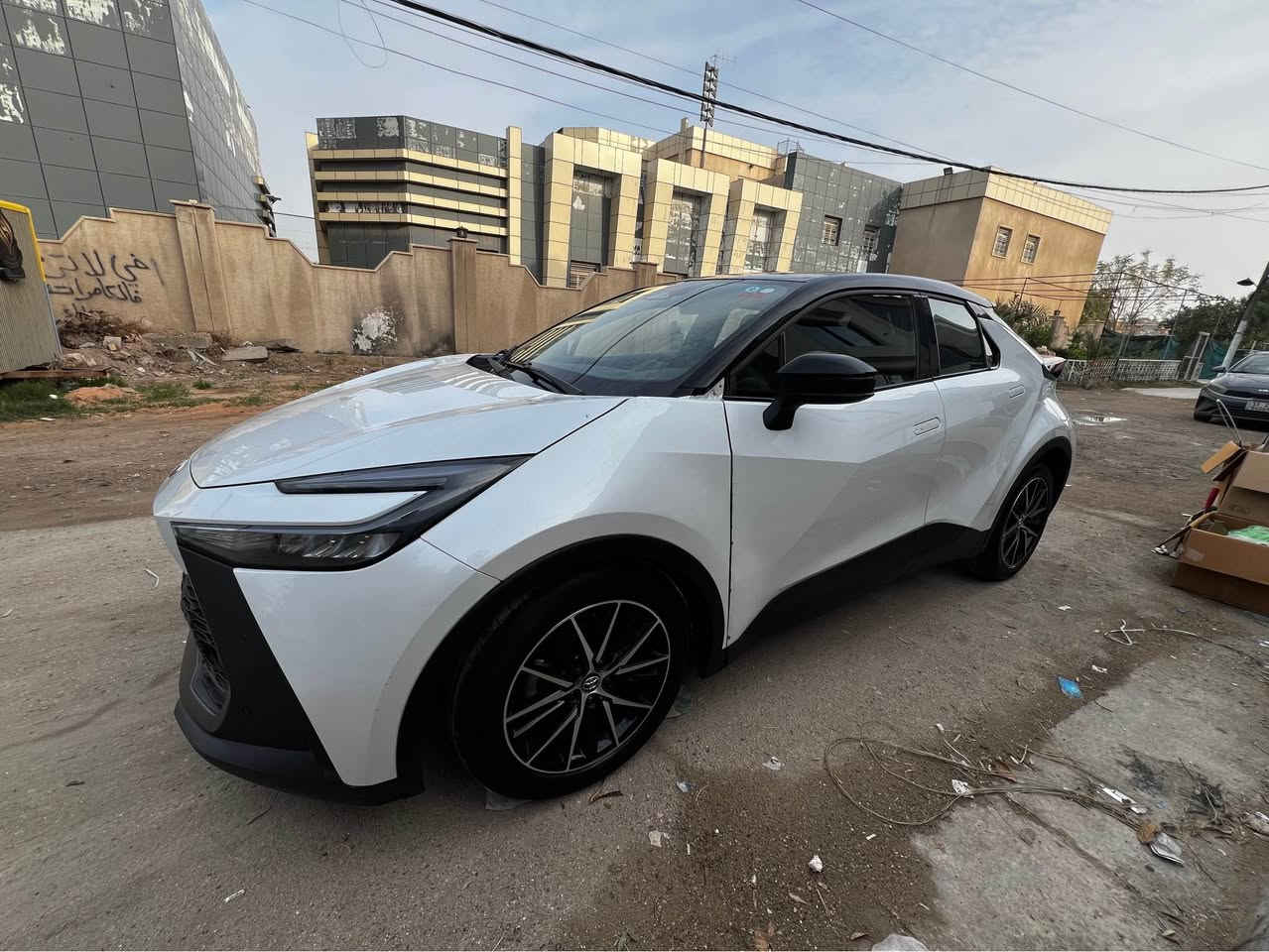 تويوتا CH-R سي اج ار موديل 2024 خليجي استيراد خاص ياباني اصلي مو تجميع صيني
هايبرد HEV بدون صبغ تبديل فقط جاملغ امامي ودعامية بلاديات نفس اللون بدون دواخل بدون ايرباك ماشية 10000 كيلو جديدة السيارة 
تو كلر قمارة سودة
بصمة يدات ابواب مخفية
شاشة كبيرة كير طيارة
دشبول ديجيتال
تحكمات استيرن
رادار امامي وخلفي 
نقطعة عمياء
حساسات امامي خلفي
مري شفط اشاير بالمري
مانع اصطدام 
اوتو هولد
قيادة ذاتية 
تحديد المسار
هاندبريك دكمة
مودات قيادة 
اوامر صوتية
رقم بغداد الدولي 
هزة جديدة وسنوية جديدة
السعر 190 ورقة 
العنوان بغداد
0️⃣7️⃣8️⃣3️⃣5️⃣7️⃣7️⃣5️⃣0️⃣4️⃣7️⃣ بغداد, العراق
