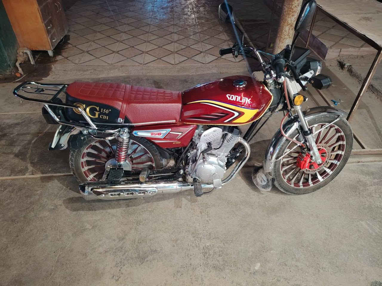 السلام عليكم ايراني 2025 مستعمل شي قليل السعر 850الف وبي مجال بسيط للاستفسار على الرقم39831567 077
