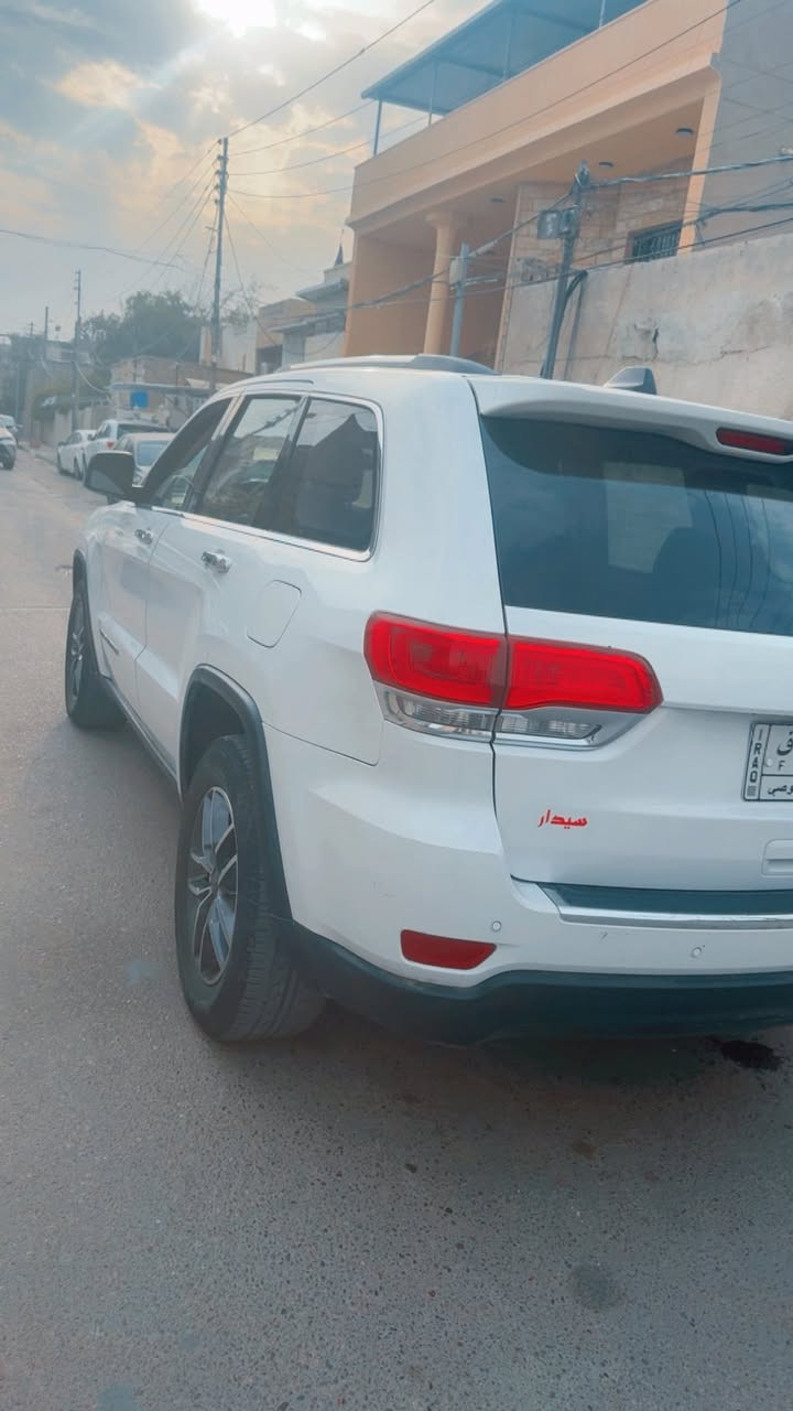 السلام عليكم لبيع جيب موديل 2019 امريكي كلين فول موصافت لمتدد مكفوله سعر 262 وبيه مجال مكان السياره بغداد البياع رقم الهاتف ***********
