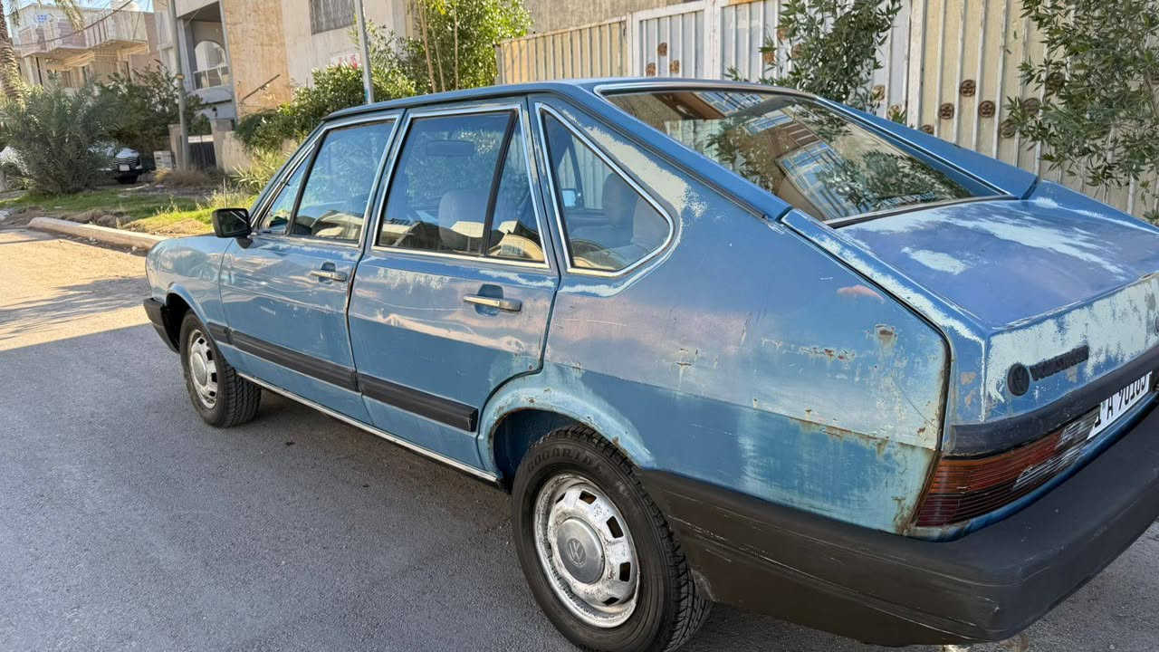 برازيلي موديل 1985 كير عادي محرك بلاد كشر نضيف بدون ملاحظات اتراي حلو سنويه بسمي لغايه 2029 كلشي بيها شغال تبريد شغال وجاهز سعرها 36 ومكانها ساحه بيروت 
للاتصال ***********
