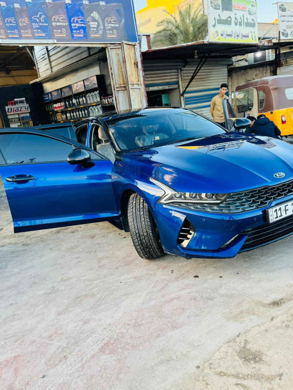 سلام عليكم كيا K5
لبيع خليجيه مكفوله سياره فول  مواصفات مكينه ٢٠٠٠ مديل 2021 وكاله منصور  سياره. سعر ١٨٥ 
رقم *********** مكان سياره بغداد
