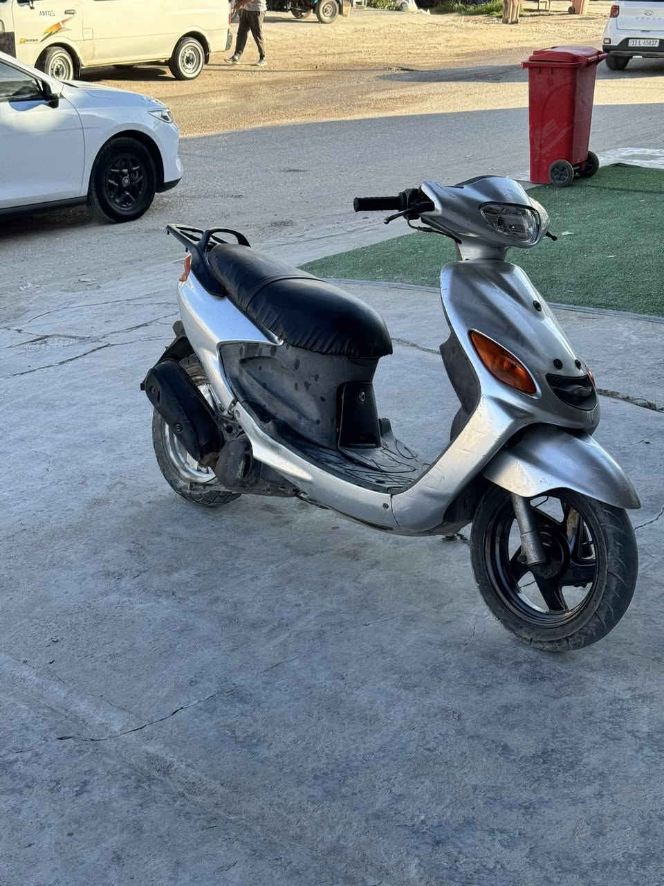 اكزز للبيع دراجه نضيفه وخير من الله
400وبيها مجال للشراي ***********
