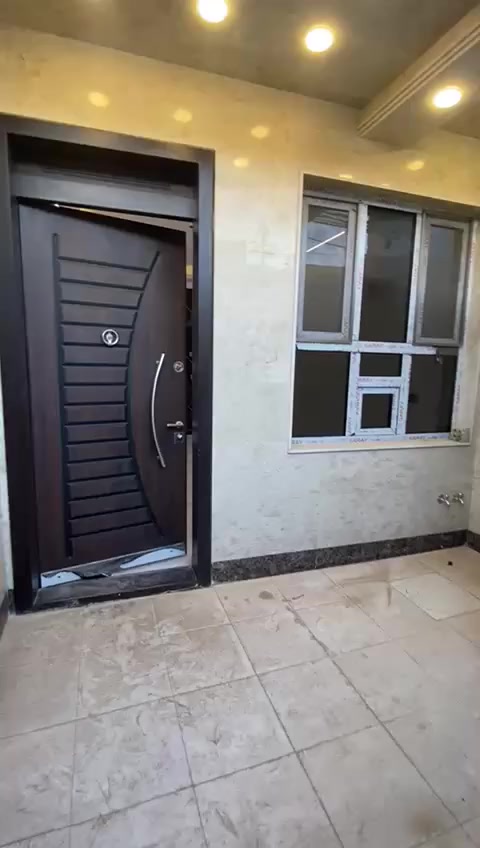 للبيع دار مساحة ١٠٠م يحتوي على ٤نوم في الدوره للاستفسار الاتصال على الرقم *********** مكتب الوسيط
