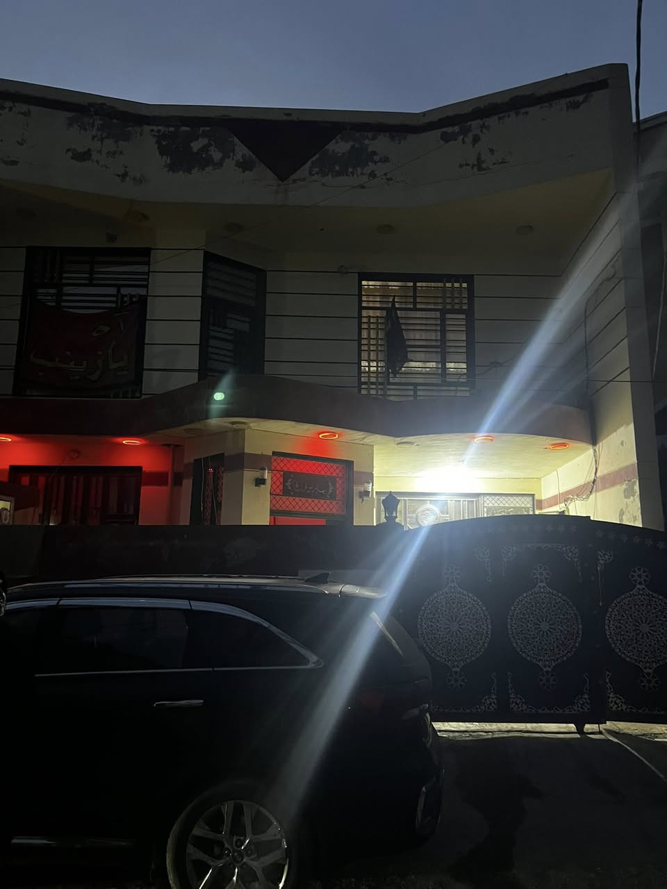 دار للبيع 200م بل بستان كاع ابوكمال 
4غرف نوم البيت بيه ملاحظات بسيطه 
***********
