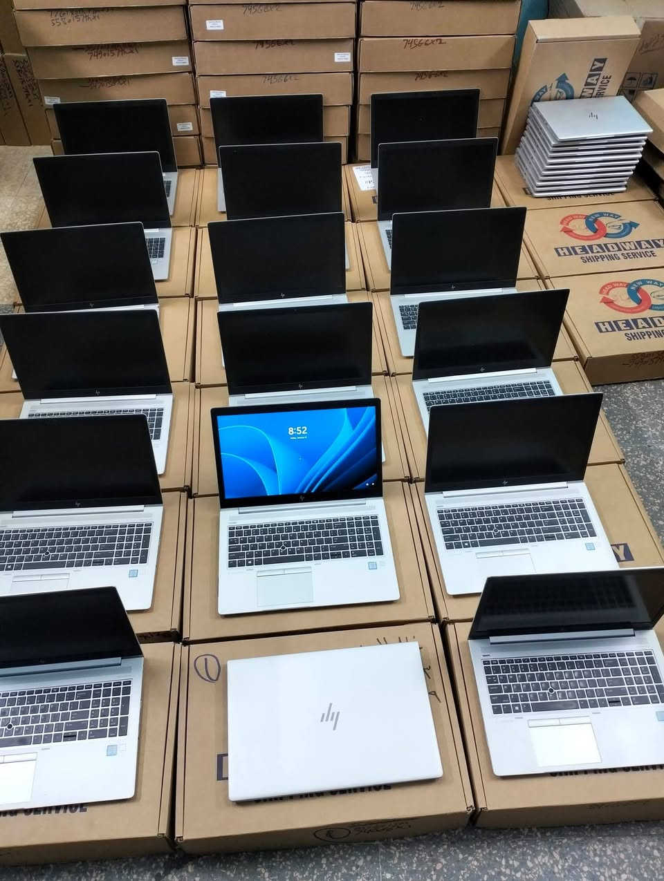 لابتوب Hp 850 g6.. الجيل الثامن.
سوبر سلم.. الشعار الجديد لل hp
 .
السعر 325 الف مع التوصيل 
.-
hp 850 g6  .. i5 الجيل الثامن 
الرام 8GB 
الهارد256ssd gb  
حجم الشاشة 15.6 
النظافة مثل كسر الكارتون وابيعلك عل الفحص وين متريد
......................
***********
