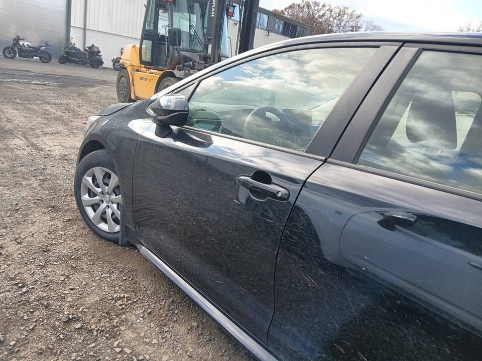 السلام عليكم 
للبيع تيوتا كورلا  موديل 24 هايبرد 
السيارة موجودة بالحرة 
سعرها بالحرة 120 وبيها مجال بسيط 
للاستفسار الاتصال على الارقام التالية 
***********
***********
او زيارة شركة الناجح فرع العامرية
العامرية شارع المنظمة مجاور مطعم راعي الحلال
