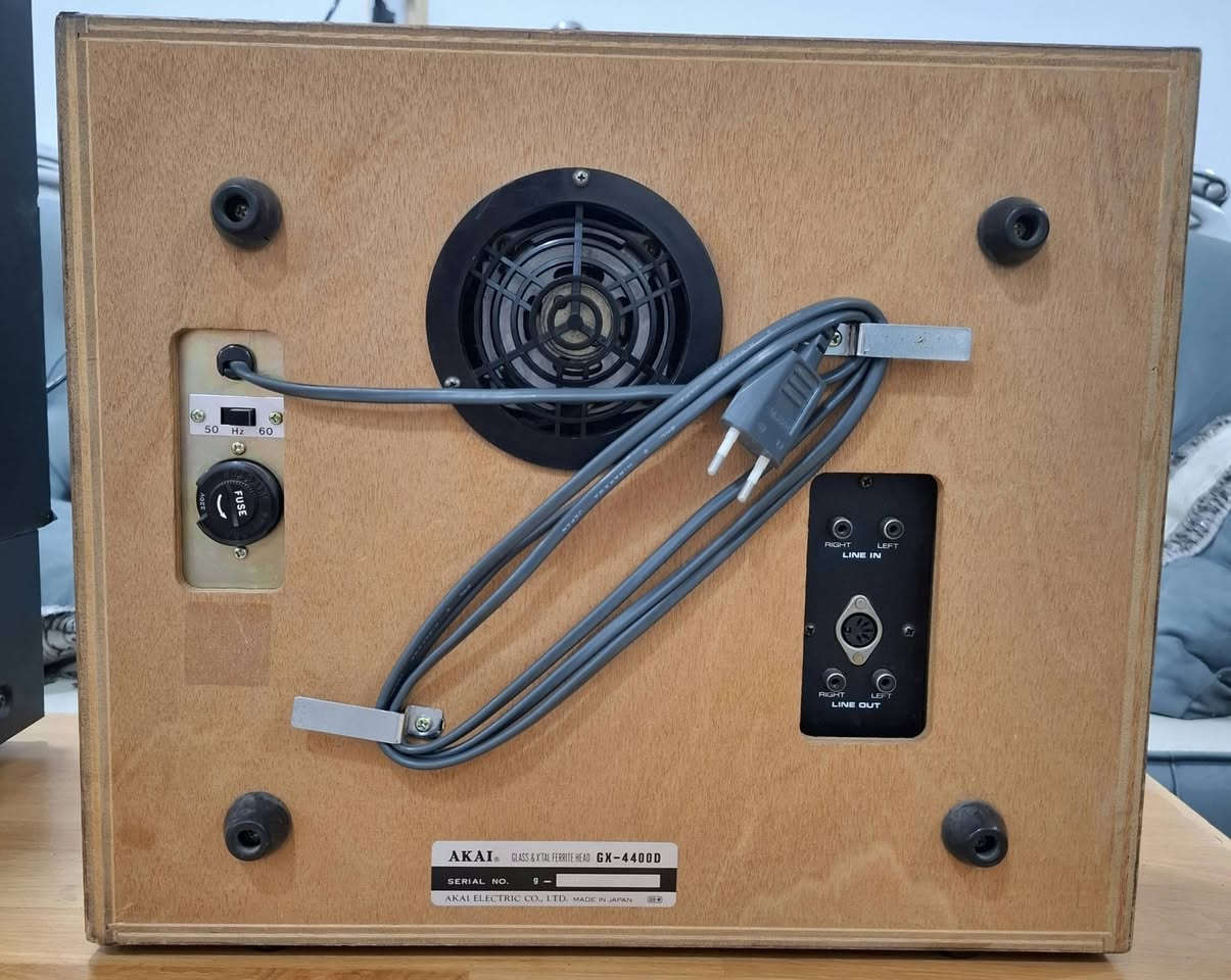 مسجل تيب دك ياباني ماركة :
 AKAI GX-4400D
صناعة ; 1975
السعر : 350 الف مع التوصيل


**إذا كنت صاحب هذا الإعلان وتريد حذفه لأي سبب، رجاءا أرسل رسالة إلى الدعم الفني**