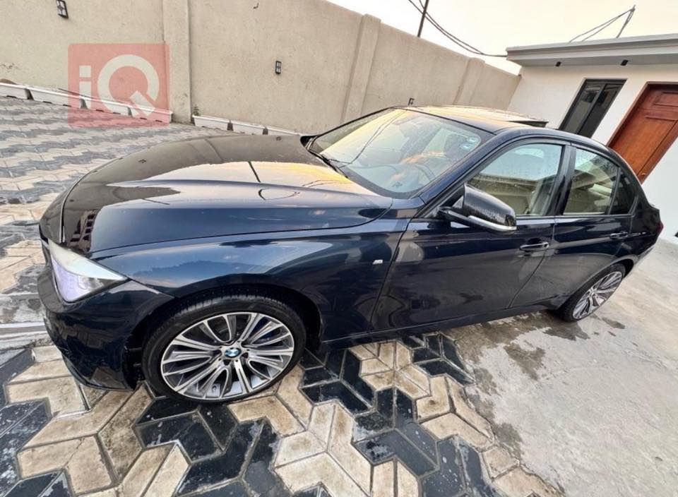 سلام عليكم كدام عينكم سيارة نظيفه مابيها اي شي مجرد بعض مشاكل كان بلمضهر الخارجي  رايدها ب12 مستعجل عليهن قفل رقمي للتفاصيل ***********
