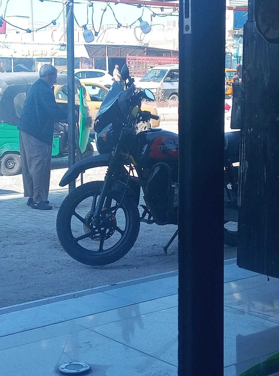 سلام عليكم بوكسر جبلي22 دراجه نضيفه كهربيات كلها شغاله بيها بـس صوت جواكيك وخفيف اوراقها ضايعه تكفل حلال وحرام ومن الباب تأخذ مراوس بقفاز مكاني بغداد الحسينه

***********
