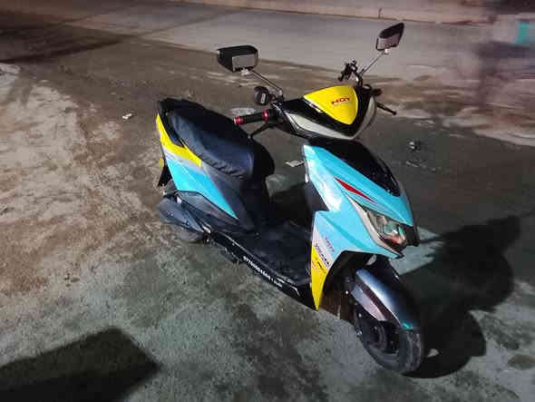 سلام عليكم عندي دراجه شحن سكنس موديل 2026 ملف 3000 ماشيه 1000 اريد راوس دراجه ناريه سعر 750الف هذا رقم الهاتف واتساب ***********
