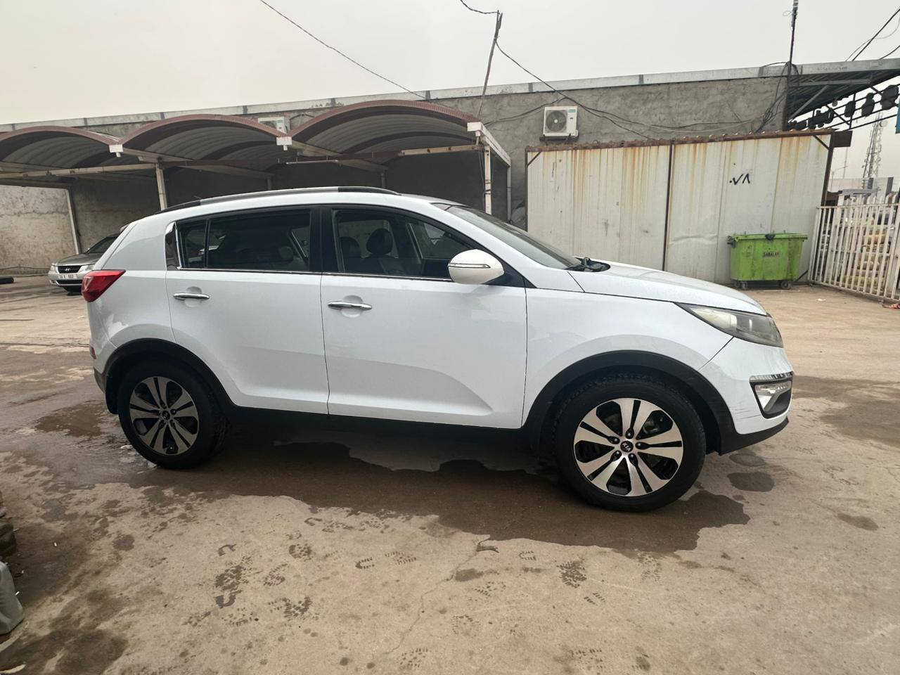 سلام عليكم كيا سبورتج2014خليجي بيه جاملخ صبغ امامي بدون ضربه وبارد قليل مكينه مامفتوحه البلاديه مالته حداديه وتخم تاير جديد رقم وهزه وسنويه جديده رقم بابل
***********
