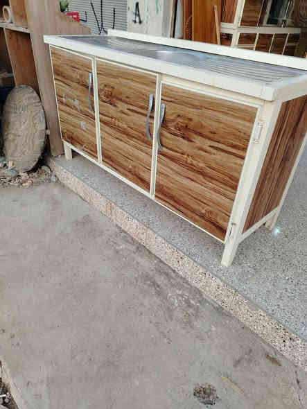 كونتر ٢متر ابوسلة مع سنك ١متر ونص نظيف جدا مرمر اصلي السعر ٢٧٥ الف بعقوبة كاطون شارع أبو رباح مجاور مرطبات السيد *********** مزاد ابو كرار الغريباوي
