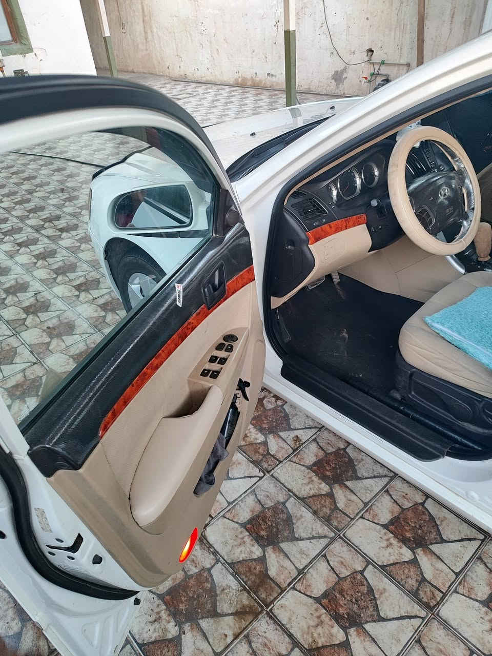 السلام عليكم سوناتا موديل 2009 مكينه 4سلندر 2400 بيها نص جاملق صبغ  بارد بسيط  سياره حلوه  رقم دهوك بسمي سنويه جديده هزه جديده سعر 128 ومجال بسيط  ***********
