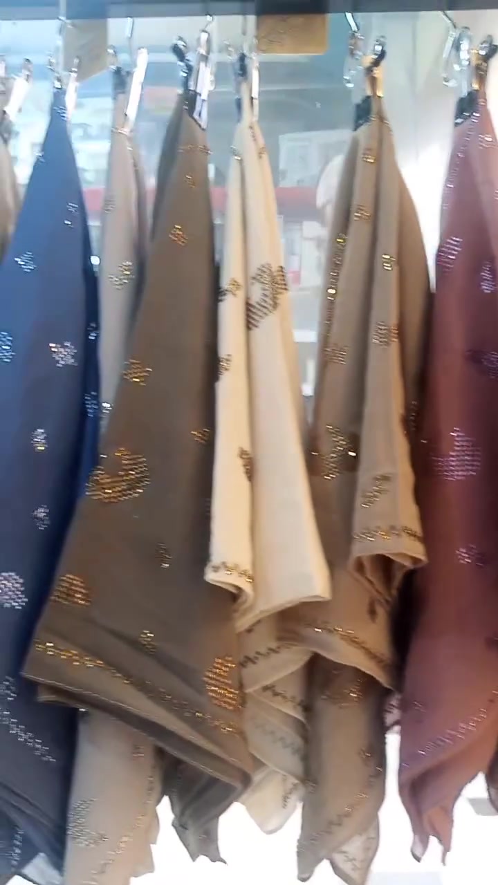 ✨ الحجاب مو بس أناقة…
    هو لمسة تعكس ذوقك وهيبتك بكل إطلالة 🤍
   أجمل الحجابات والخامات العملية بانتظاركم في
                🌸 حجابات لؤلؤة 🌸
   ورجعنا معكن من جديد وحيكون أحلى وأجمل عيد 
#شارع_مينا_مول_مقابل_مجمع_جيمي


**إذا كنت صاحب هذا الإعلان وتريد حذفه لأي سبب، رجاءا أرسل رسالة إلى الدعم الفني**