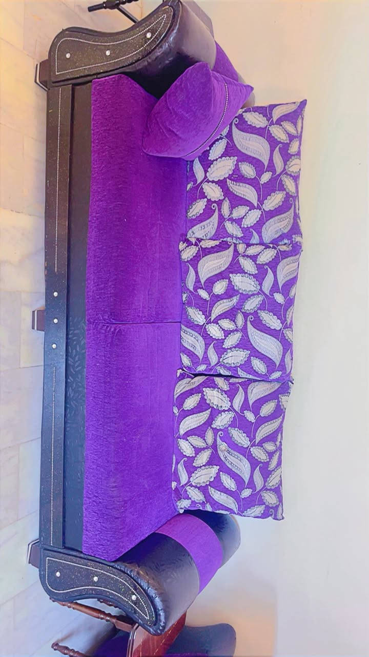 السلام عليكم تخم تركي عشر مقاعد النظافة ٩٠بلمئة مع بردة  السعر ٤٥٠ الف وبي مجال ***********
