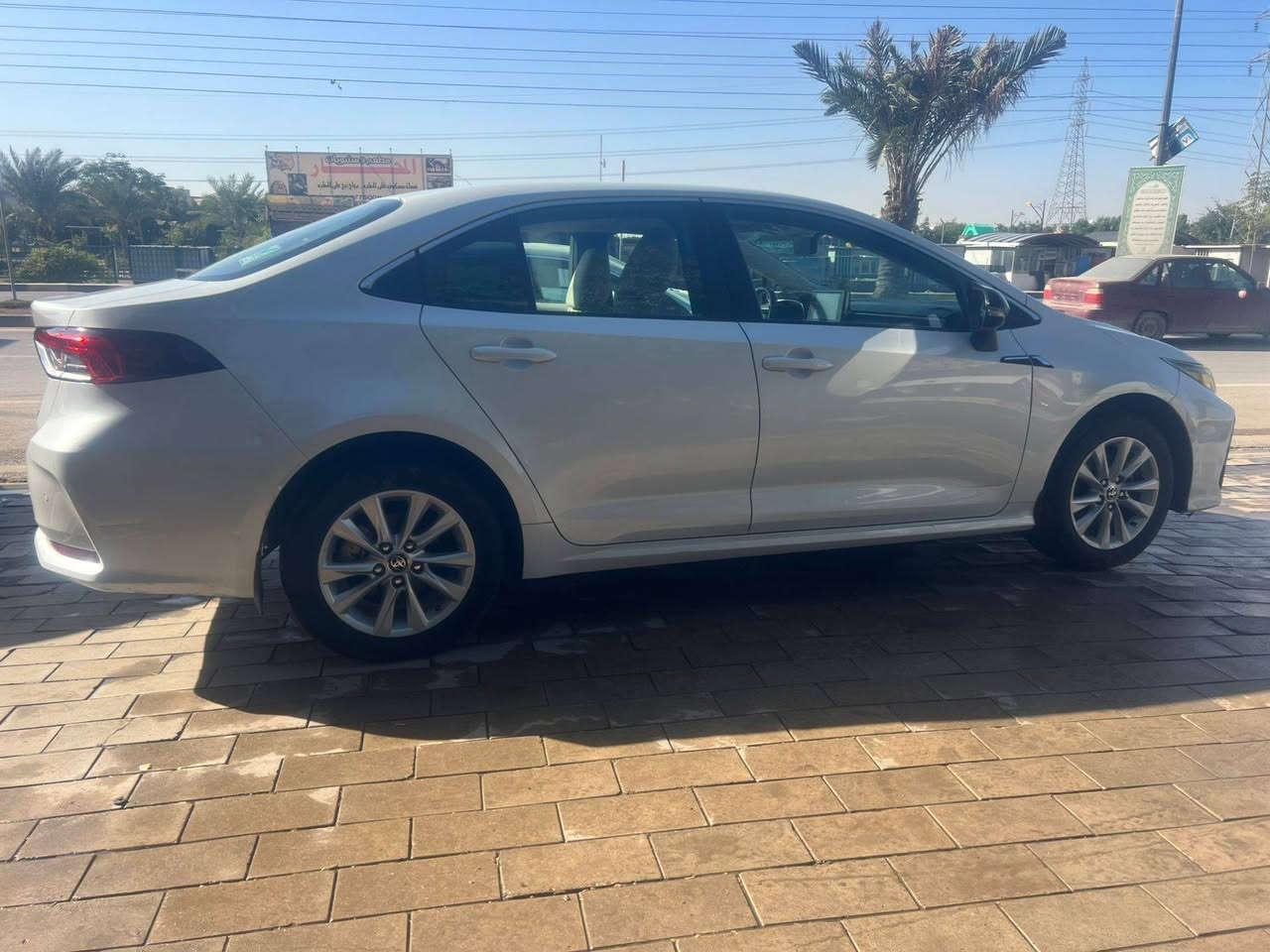 سلام عليكم
اخوان كورلا خليجي 4024
شركه ساز السياره مكفوله 
بس بيه اربع أصابع بارد 
وسونار موجود السهر ب 175
للاستفسار ***********
