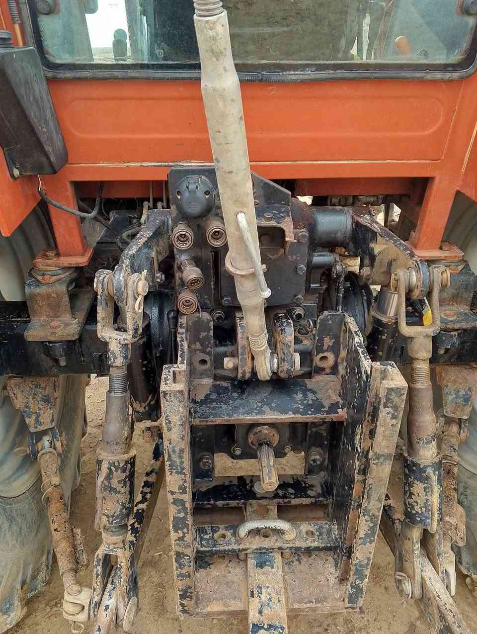 سلام عليكم مكينه تومسان البيع مكفوله كفاله عامه الشغل كبل الشغل مكينه خير من الله السعر 135 وبيهه مجال لاستفسار عل الرقم ***********
