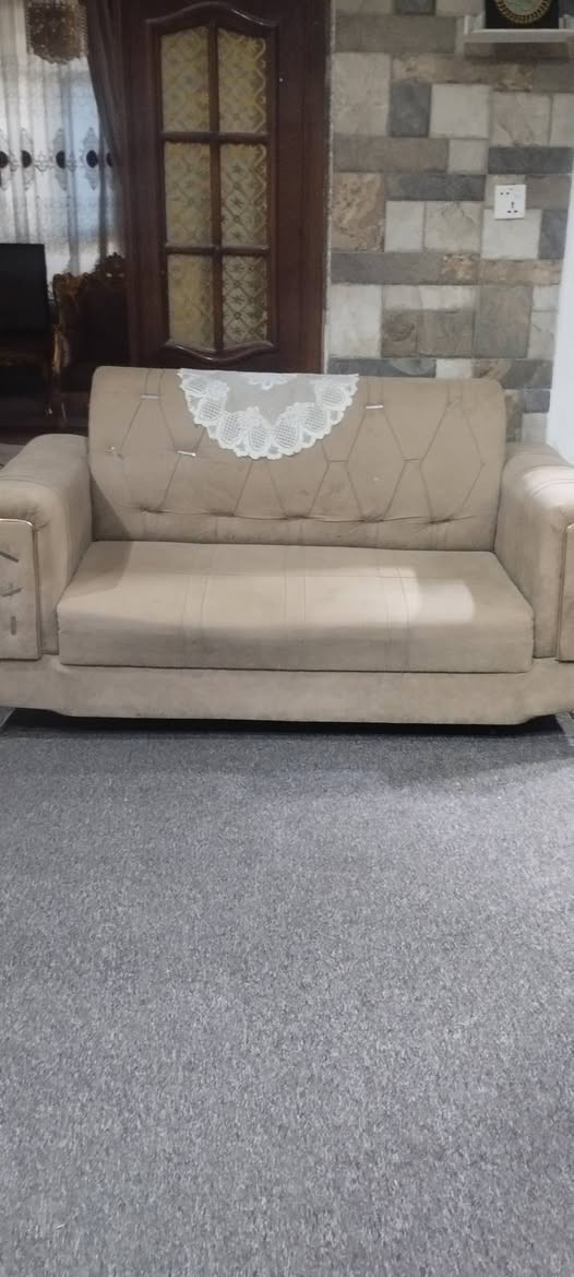 تخم عشره مقعد يحتاجله تصليح بسيط 150نهايته...***********
