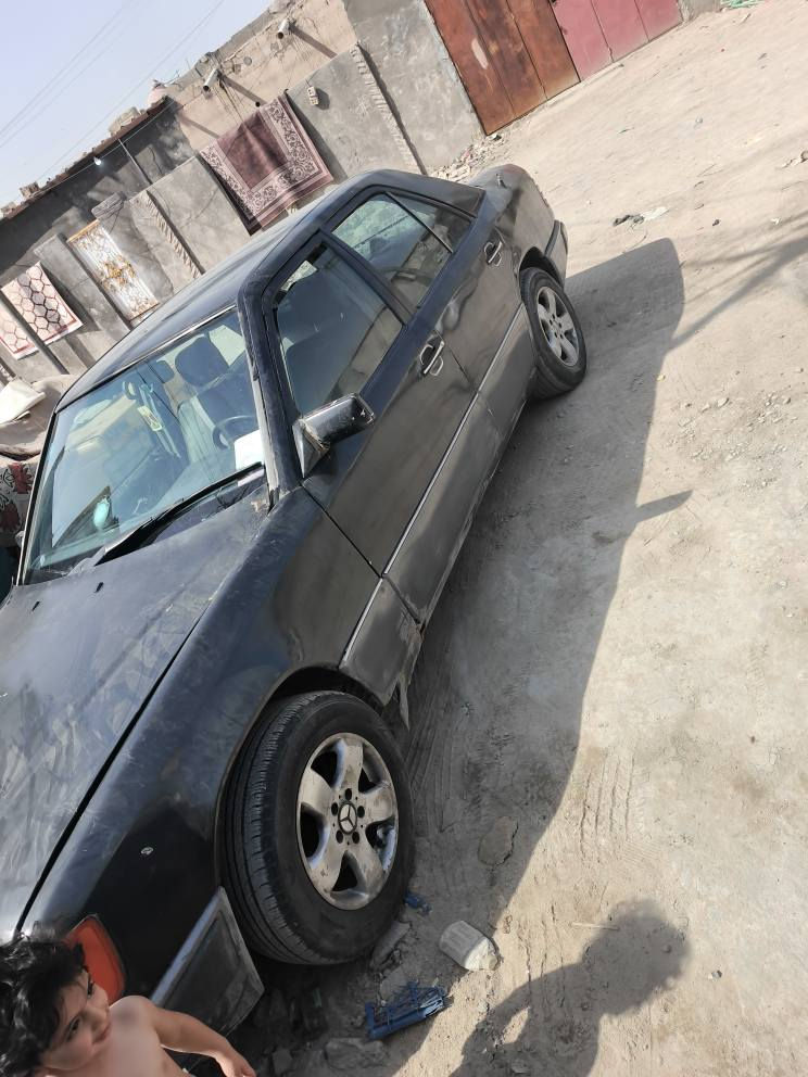 السلام عليكم مرسيدس محور 2.5 مكينه وكير كارتون
 تخم تاير سياره رادله ترتيب فقط مكاني بصره ٥ميل ***********غير متواجد فيس ٢٧ بيه مجال البصرة, العراق
