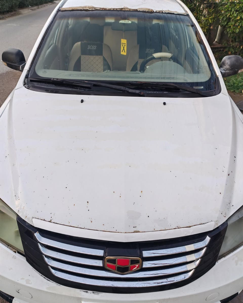 السلام عليكم جيلي امكراند موديل 2011 بيهة ضرر جاملغ امامي ايمن مبدل وايسر مصلح وجاملغ خلفي معمر السيارة ماشية 183 رقم بغداد ألماني السيارة بحاجة إلى صبغ عام وقليل سمكرة لوجود خياس قليل السعر ٤٥ وبيهة مجال ان شاءالله مكاني بغداد الدورة ***********
