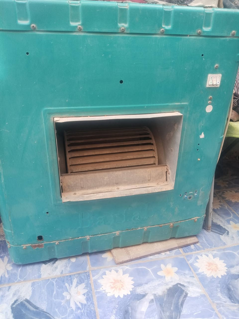 اغراض للبيع للاستفسار ع الرقم ***********
