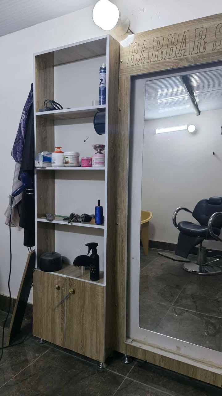 مرايه+ فاترينات ٢
إستخدام قليل
للاستفسار ***********
