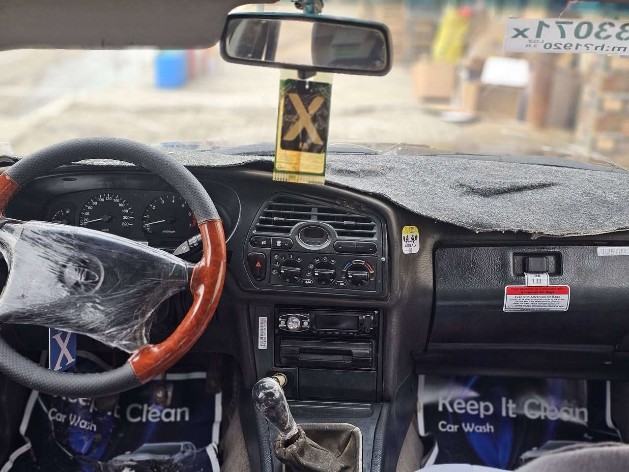 السلام عليكم.....
برنس فراشة للبيع 
موديل 1996..... اللون اسود 
رقم ديالى الجديد  .... 
سنوية لـ 2030...
محرك مفتوح ..  
كير عادي ...
كير ومحرك خير من الله........
السياره بلاديه عدا صبغ ملاحضات فقط...
كهربائيات شغالة ....
دواخل نظيفة  ...
السعر 35وبيها مجال حك الجية .. 
مكان السيارة ديالى /بلدروز 
رقم الهاتف ‏***********
اسف عل اطاله الشراي يتصل غير متواجد عل 
فيس اتصال فقط .....
