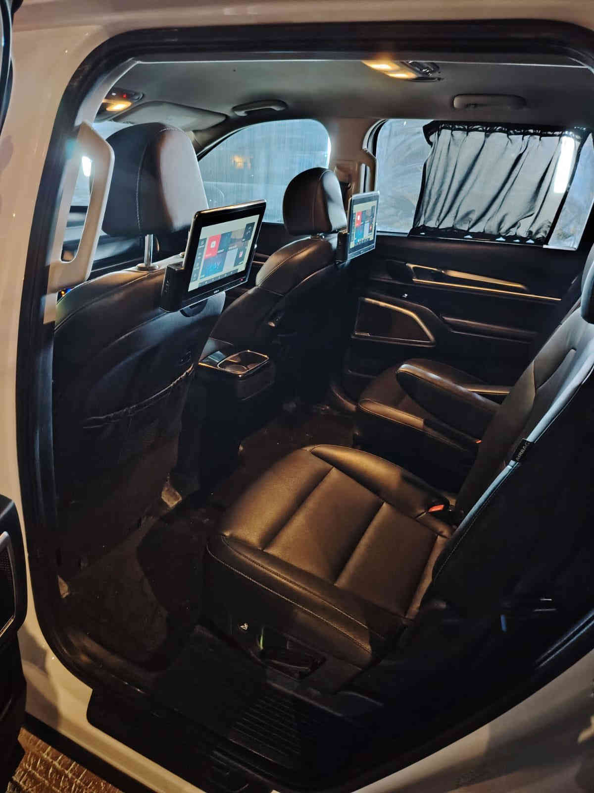 كيا  تلورايد  2023 فئة s
مواصفات السياره
بصمة 
كشن كهرباء 
كشن جلد 
شاشة متصلة 
كشن VIP
تدفئة بلكشن 
3قطع تبريد
ويل كروم 
لايت زنون
تشغيل عن بعد 
رادارات خلفية 
رادار امامي 
حساس خلفي 
كامرة
سبعة راكب 
اوتو هولد 
فور ويل 
ماشية 78
حادث السيارة جاملغ امامي ايسر  ومصبوغ والباقي كفالة عامة من الصبغ صور الحادث موجودات ورقم شاصي بالمنشور

السعر 290 وبيها مجال للشراي
مكاني الديوانية 
للاتصال 
***********
