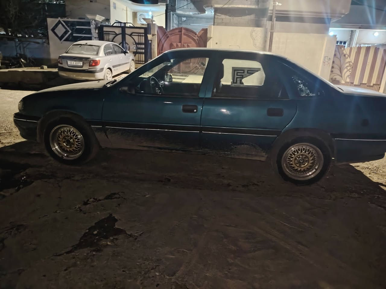 فكترا 18  موديل 93 
شرط كير ومحرك صبغ عام بخ جمالي اني الشرعي سعر 42 بي مجال  ***********
